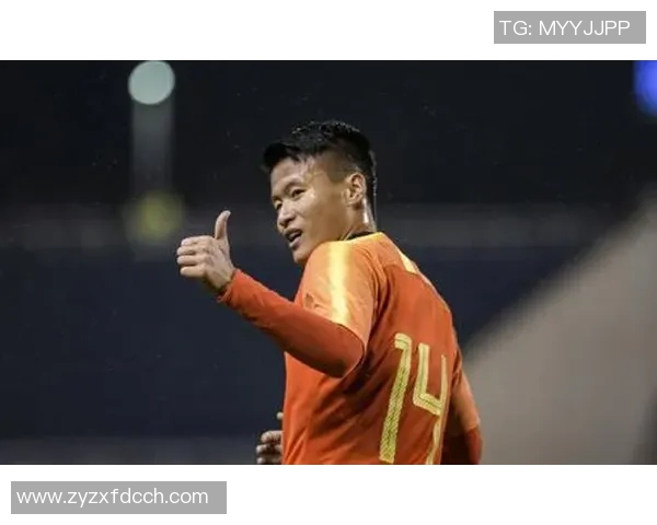 张玉宁精彩补射为球队锁定胜局展现出色进攻能力与比赛决策智慧 张玉宁精彩补射为球队锁定胜局展现出色进攻能力与比赛决策智慧