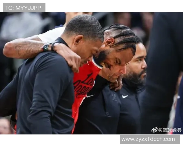 詹姆斯在比赛中膝盖受伤,骑士队内部备战调整,冲击季后赛仍充满信心 詹姆斯在比赛中膝盖受伤,骑士队内部备战调整,冲击季后赛仍充满信心